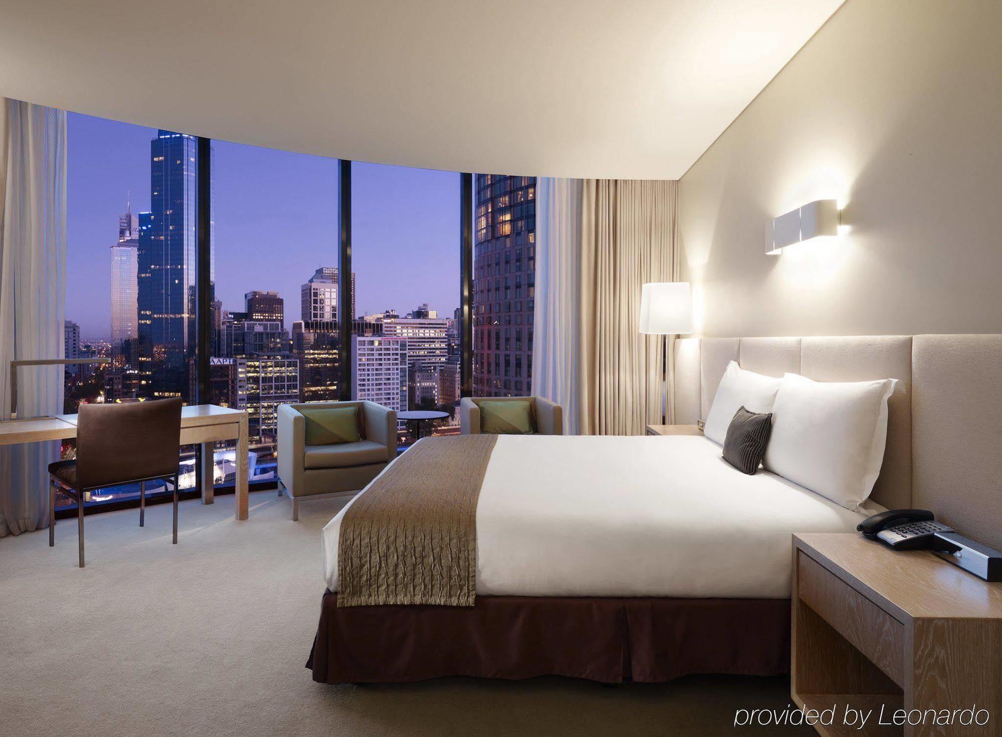 Отель Crown Promenade Мельбурн Экстерьер фото
